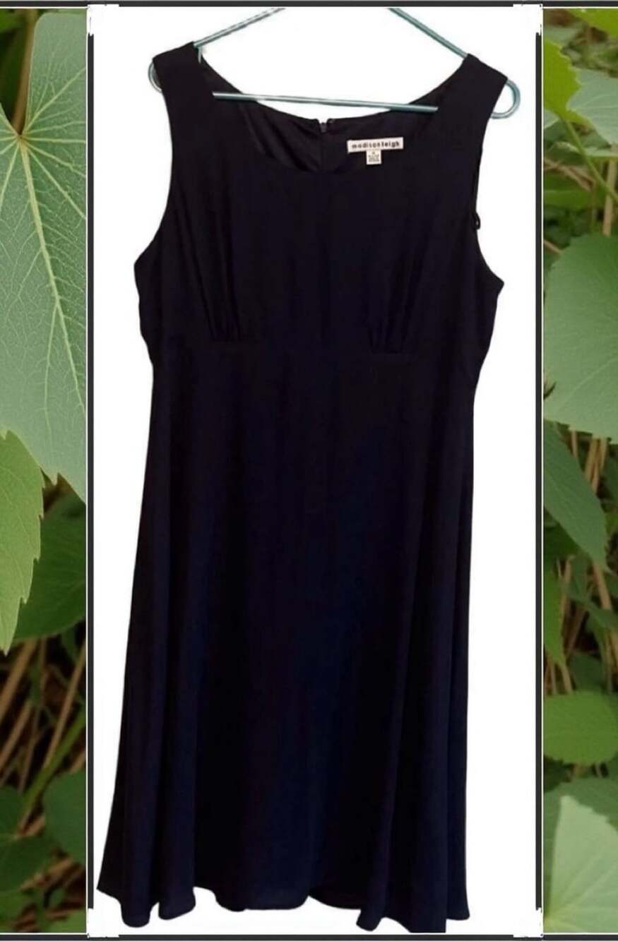 Madison Leigh Navy Blue Midi Dress Sz 14 wedding guest dress, Homecoming Dress
